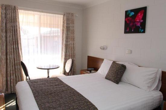 Cross Roads Motel Кобар Екстериор снимка
